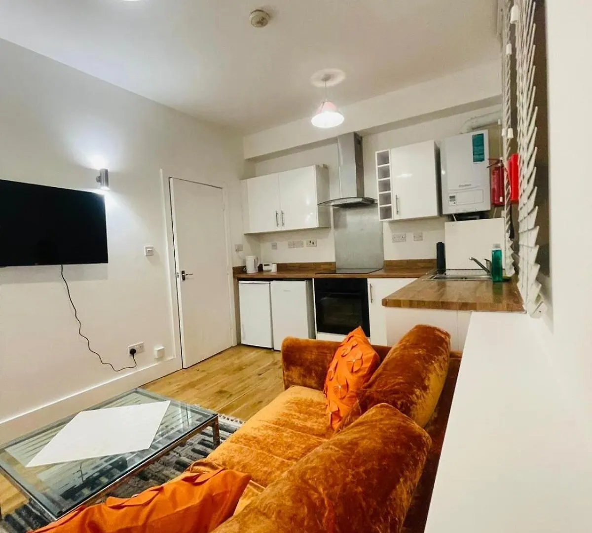 Ground Floor 3Bed Tower Bridge Shard View With Riverview location